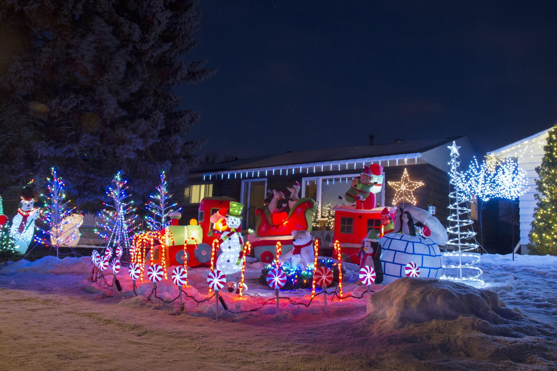 2022 Christmas Edmonton Yeg Candy Cane Lane | Edmonton, Yeg